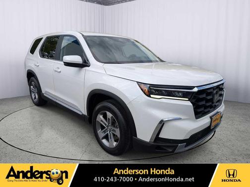 Platinum White Pearl 2023 Honda Pilot AWD EX-L 8 Passenger