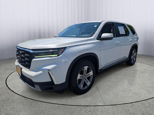 Platinum White Pearl 2023 Honda Pilot AWD EX-L 7 Passenger