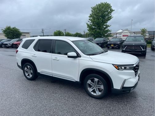 Platinum White Pearl 2023 Honda Pilot AWD EX-L 7 Passenger