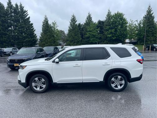Platinum White Pearl 2023 Honda Pilot AWD EX-L 7 Passenger