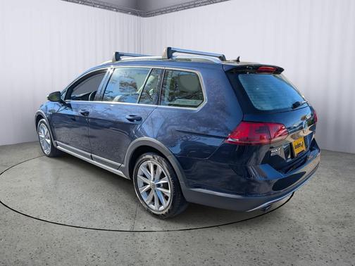 2017 Volkswagen Golf Alltrack TSI S