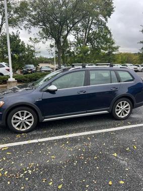 2017 Volkswagen Golf Alltrack TSI S