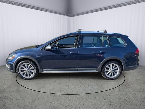 2017 Volkswagen Golf Alltrack TSI S