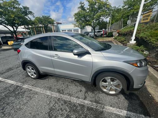 Alabaster Silver Metallic 2016 Honda HR-V EX-L w/Navigation