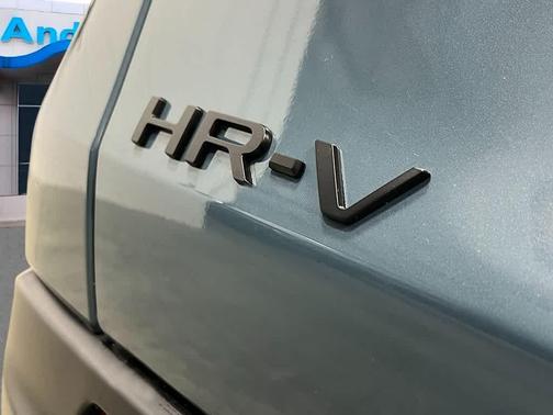Nordic Forest Pearl 2027 Honda HR-V Sport
