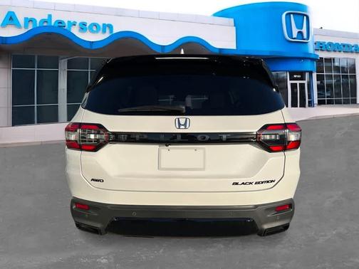 Platinum White Pearl 2026 Honda Pilot Black Edition