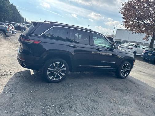 2022 Jeep Grand Cherokee 4xe Overland