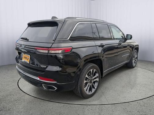 2022 Jeep Grand Cherokee 4xe Overland