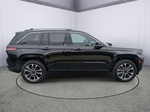 2022 Jeep Grand Cherokee 4xe Overland
