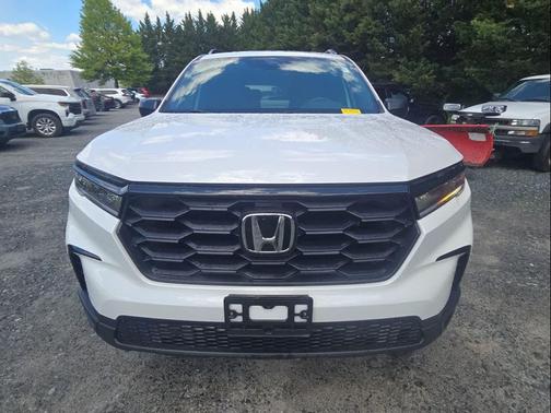Platinum White Pearl 2025 Honda Pilot Sport