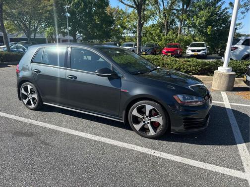 2017 Volkswagen Golf GTI 2.0T SE 4-Door