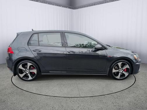 2017 Volkswagen Golf GTI 2.0T SE 4-Door
