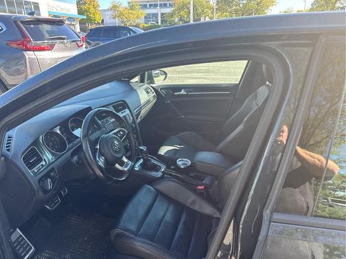 2017 Volkswagen Golf GTI 2.0T SE 4-Door