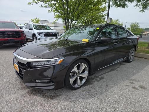 Crystal Black Pearl 2018 Honda Accord Touring 2.0T