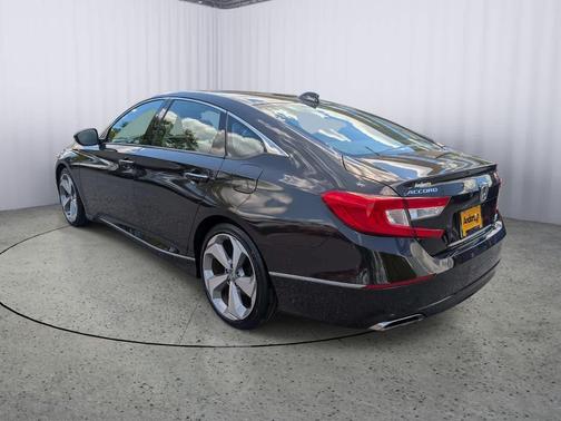 Crystal Black Pearl 2018 Honda Accord Touring 2.0T
