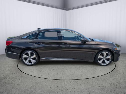 Crystal Black Pearl 2018 Honda Accord Touring 2.0T