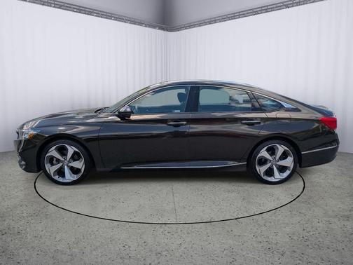 Crystal Black Pearl 2018 Honda Accord Touring 2.0T
