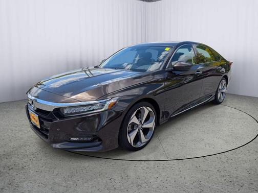 Crystal Black Pearl 2018 Honda Accord Touring 2.0T