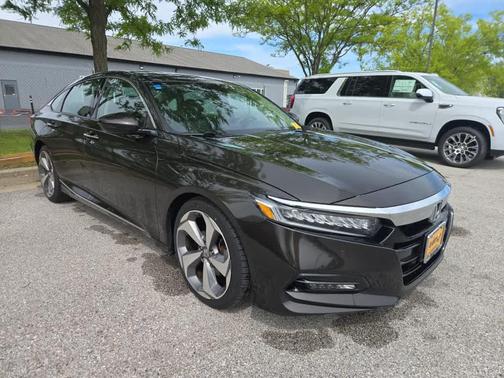 Crystal Black Pearl 2018 Honda Accord Touring 2.0T