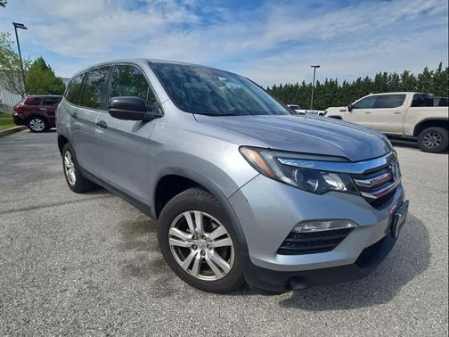 Lunar Silver Metallic 2018 Honda Pilot LX