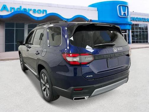 2025 Honda Pilot Touring 8-Passenger