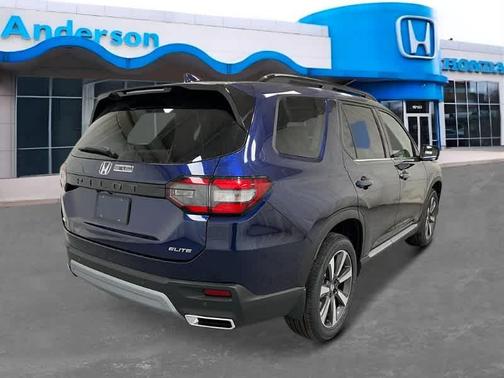 2025 Honda Pilot Touring 8-Passenger