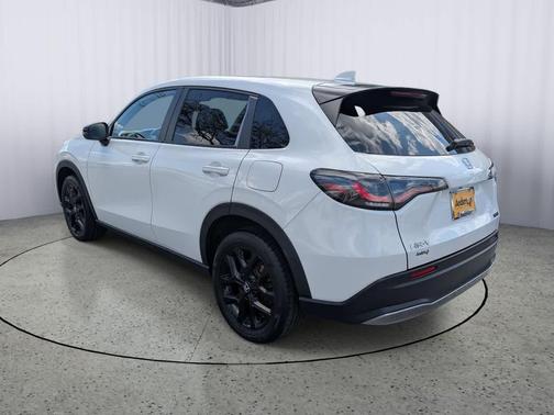 Platinum White Pearl 2023 Honda HR-V AWD Sport