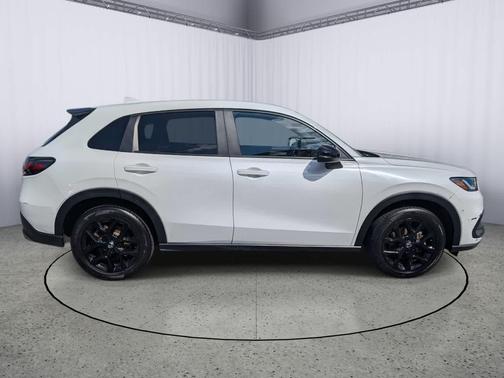 Platinum White Pearl 2023 Honda HR-V AWD Sport