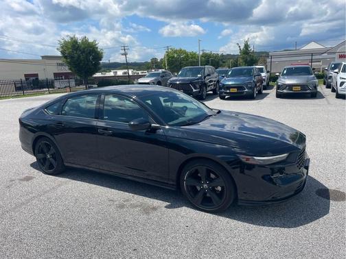 Crystal Black Pearl 2023 Honda Accord Hybrid Sport-L