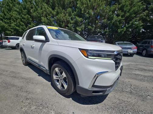 Platinum White Pearl 2023 Honda Pilot AWD EX-L 8 Passenger