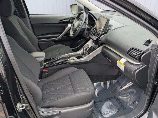 2025 Mitsubishi Eclipse Cross LE