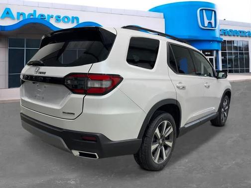 2025 Honda Pilot Touring 8-Passenger