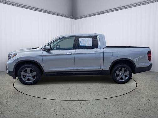 Lunar Silver Metallic 2023 Honda Ridgeline RTL-E