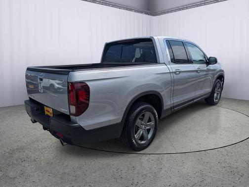 Lunar Silver Metallic 2023 Honda Ridgeline RTL-E