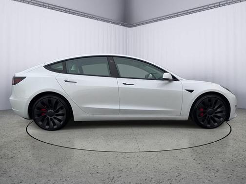 Pearl White Multi-Coat 2021 Tesla Model 3 Performance