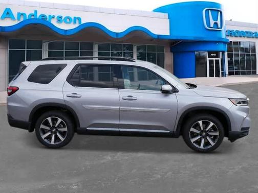 2025 Honda Pilot Touring 8-Passenger