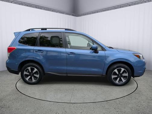 Quartz Blue Pearl 2017 Subaru Forester 2.5i Premium