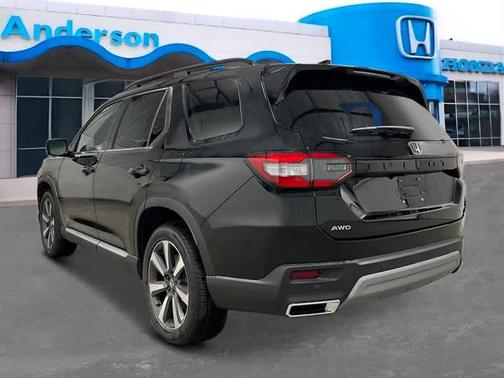 2025 Honda Pilot Touring 8-Passenger