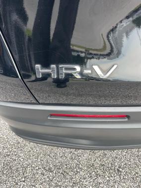 Crystal Black Pearl 2024 Honda HR-V LX
