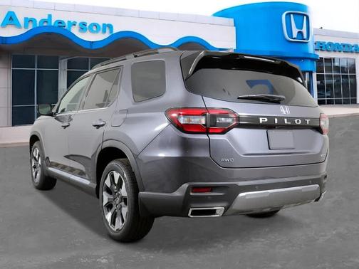 Modern Steel Metallic 2026 Honda Pilot Touring 8-Passenger