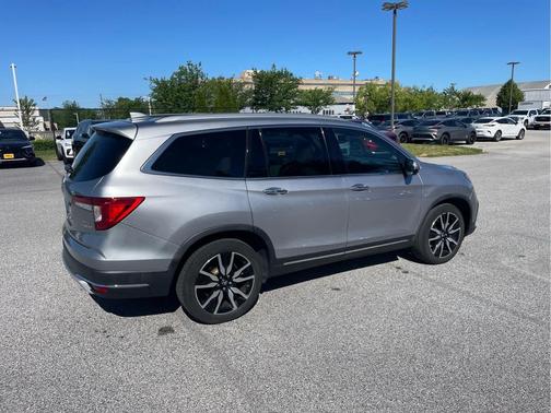 Lunar Silver Metallic 2020 Honda Pilot AWD Elite
