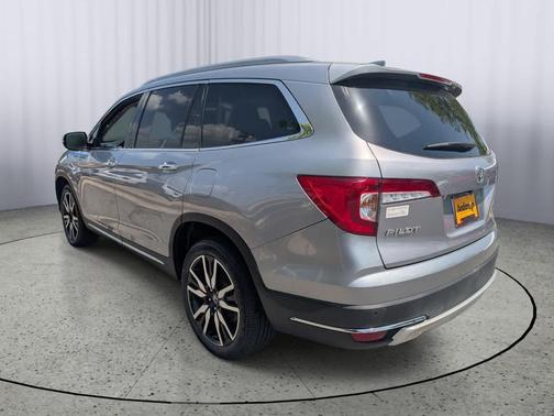 Lunar Silver Metallic 2020 Honda Pilot AWD Elite