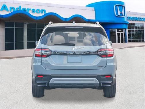 2025 Honda Pilot Touring 8-Passenger