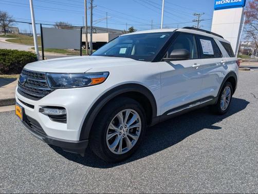 Star White Metallic Tri-Coat 2023 Ford Explorer XLT