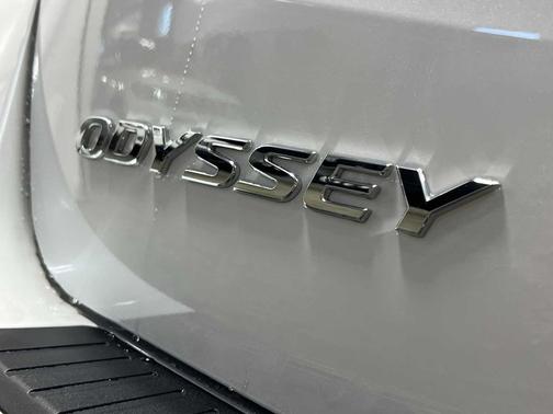 Platinum White Pearl 2026 Honda Odyssey EX-L