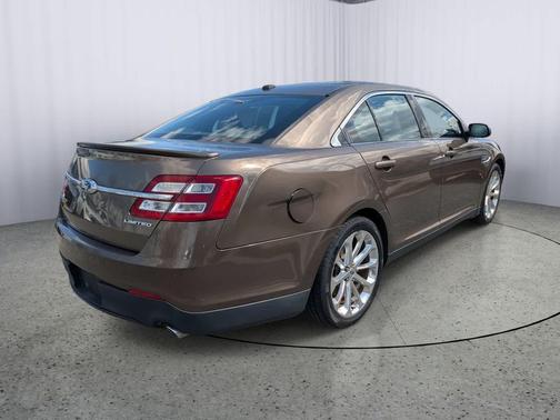 White Platinum Metallic Tri-Coat 2015 Ford Taurus Limited