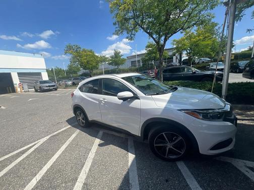 Platinum White Pearl 2022 Honda HR-V EX