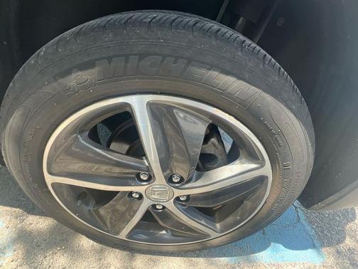 Platinum White Pearl 2022 Honda HR-V EX