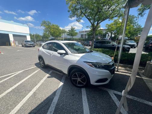 Platinum White Pearl 2022 Honda HR-V EX