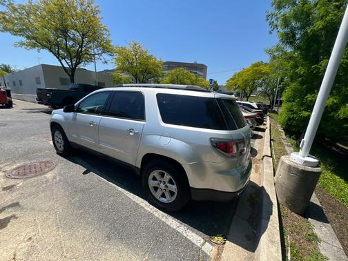 Quicksilver Metallic 2015 GMC Acadia SLE-2